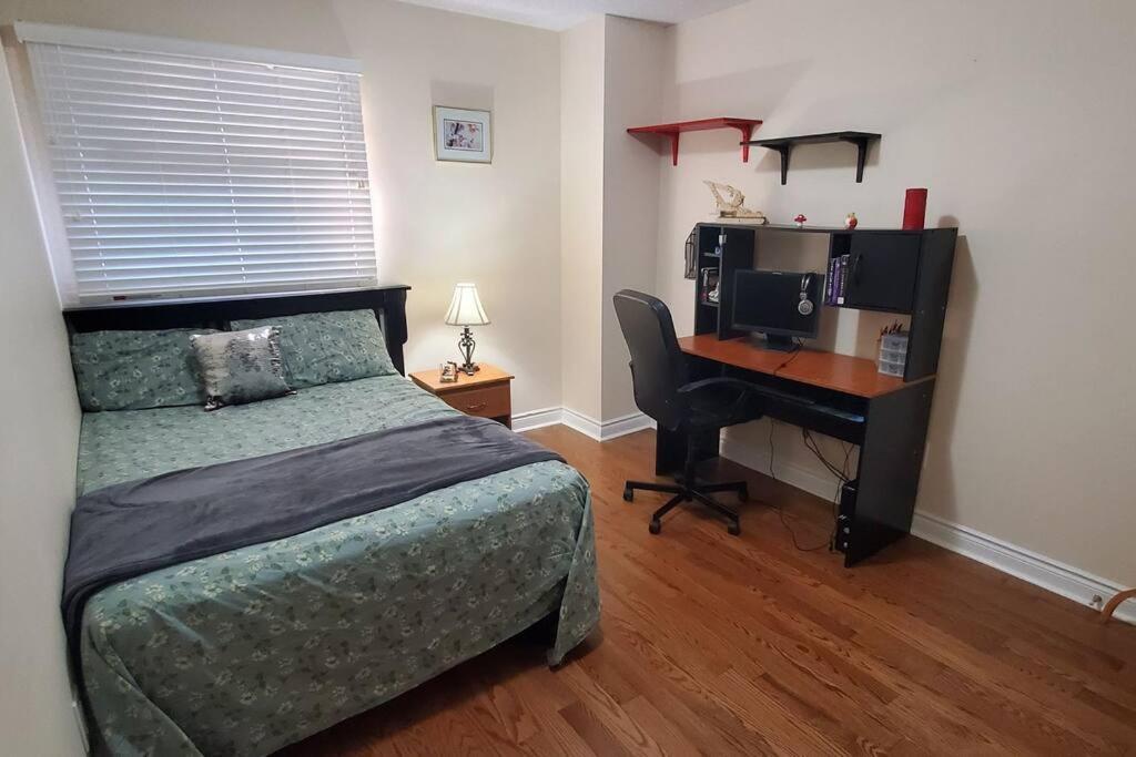 Beautiful House In Mississauga Apartment ภายนอก รูปภาพ