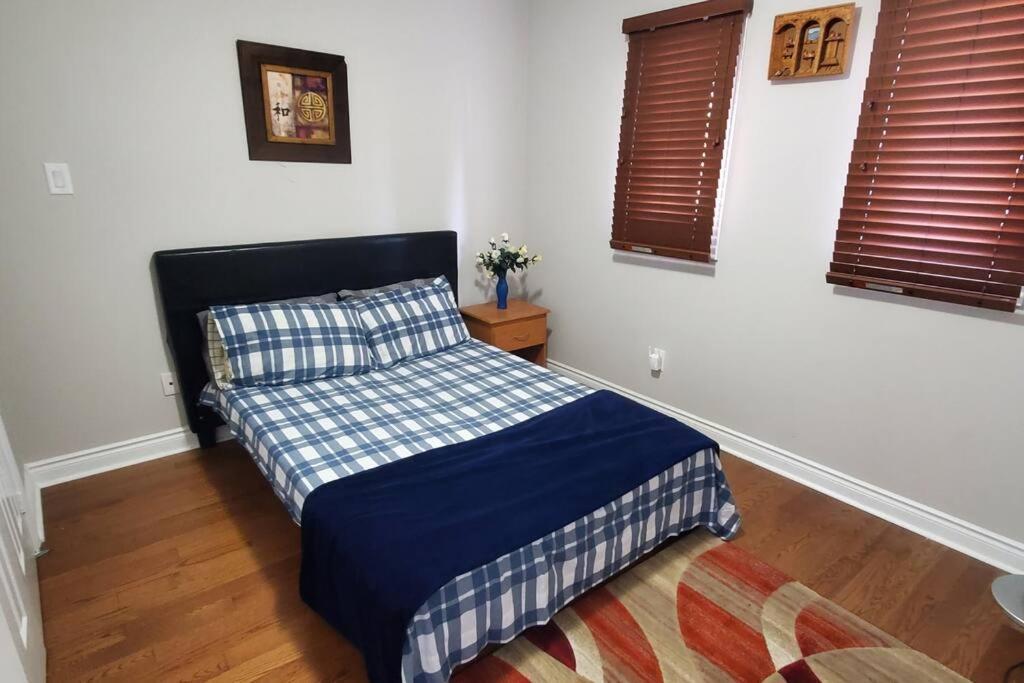 Beautiful House In Mississauga Apartment ภายนอก รูปภาพ