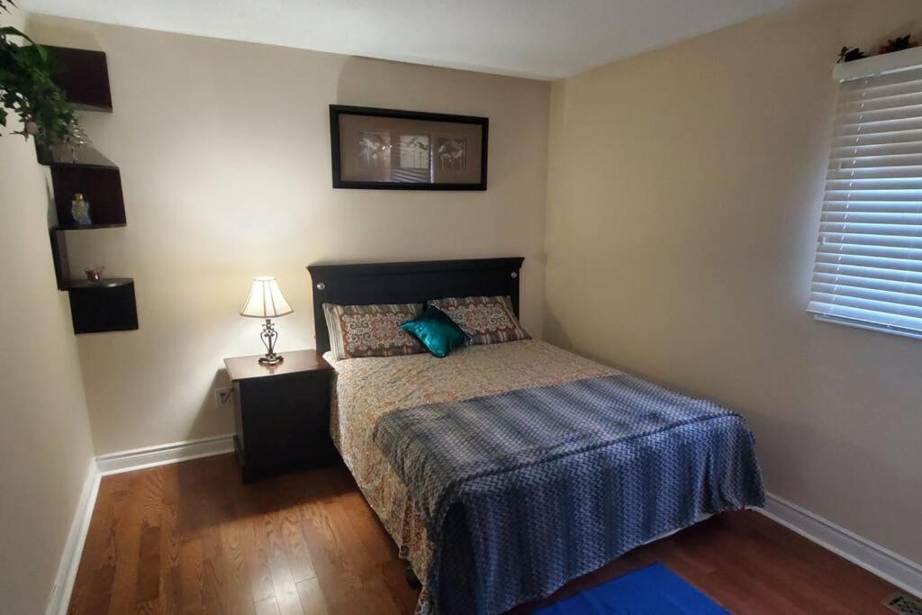 Beautiful House In Mississauga Apartment ภายนอก รูปภาพ
